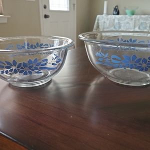 Vinatge Pyrex blue flower bowls